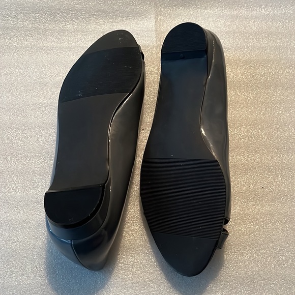 Banana Republic Size 8 Gray Peep Toe NWOT flats. - Picture 4 of 9